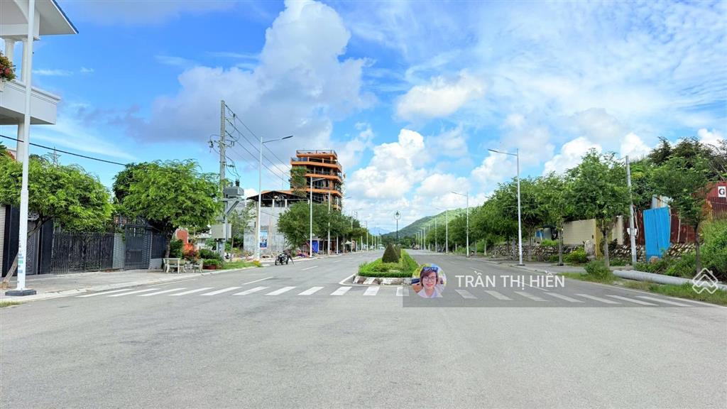 Bán nhà lô góc 2 mặt tiền điện biên phủ  tái định cư long hải  cách biển chỉ 2km 10.8m x 11m