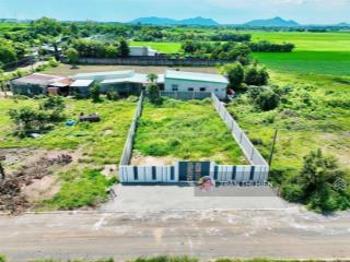 Mặt tiền lê văn một  tt đất đỏ  cách biển phước hải 10phút  15m x 35m đã xây rào cổng kiên cố