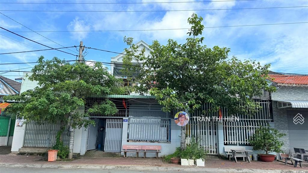 Bán nhà 1 trệt 1 lầu mặt tiền trần hưng đạo  tái định cư long hải  cách biển chỉ 2km 121m2 6x20m