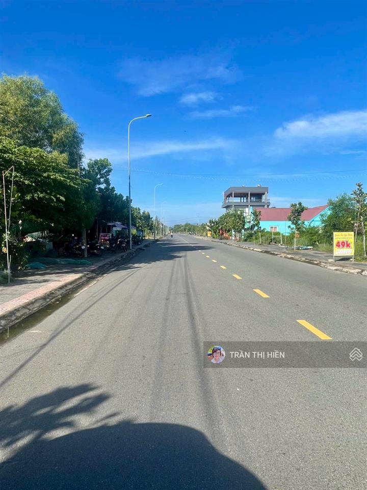 Mặt tiền trục chính đường hàng dương  biển lộc an  ngang 10x20m full thổ  đi bãi tắm lộc an 1km