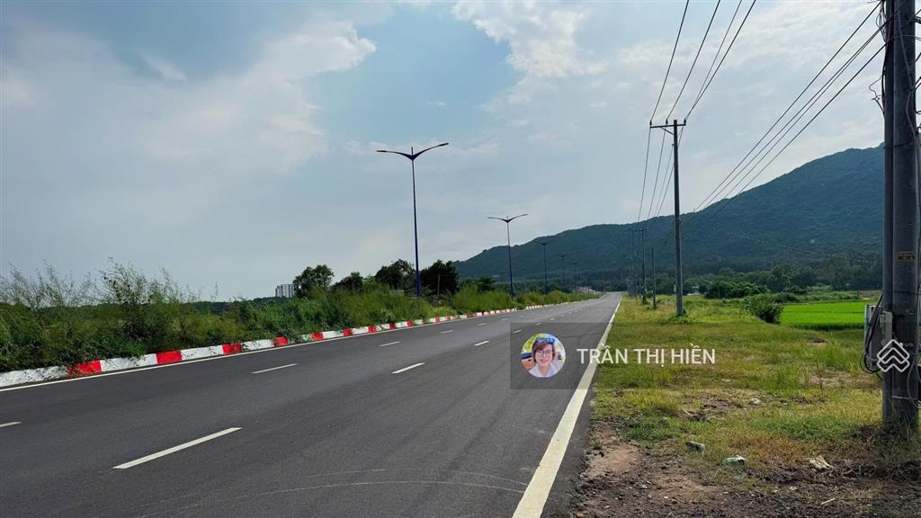 Mặt tiền đường ven biển, vũng tàu bình châu  đối diện khu qh sân golf hương sen  dt 5531m2 lô góc