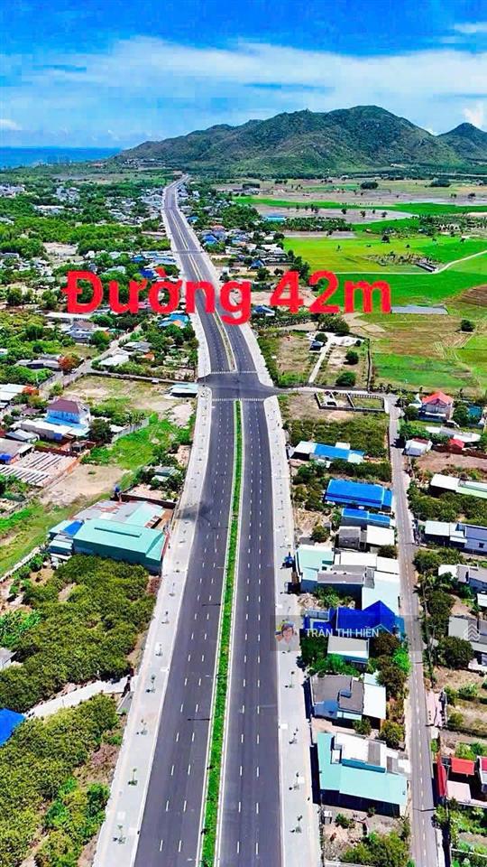 Mặt tiền đường ven biển, vũng tàu bình châu  đối diện khu qh sân golf hương sen  dt 5531m2 lô góc