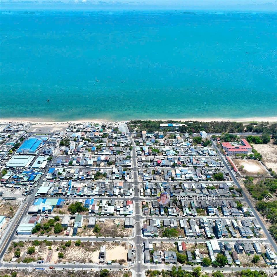 Đường trần văn mầu  tái định cư phước hải  brvt đi bộ ra biển 300m. dt 157m2  8x20m full thổ