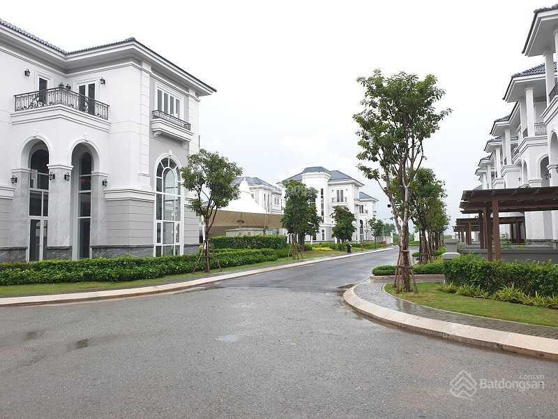 Biệt thự sol villas, căn góc trực diện ngay hồ bơi, vị trí cực đẹp giá tốt.  0902 802 ***