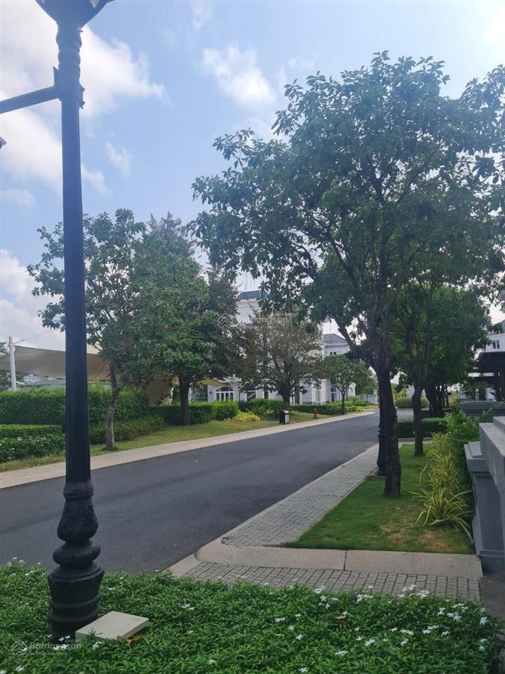 Biệt thự sol villas, căn góc trực diện ngay hồ bơi, vị trí cực đẹp giá tốt.  0902 802 ***