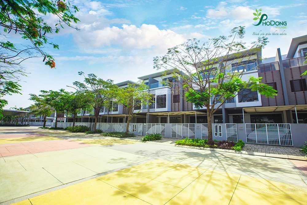 Phố đông village mt 20m, nhà phố 4 tầng đã hoàn thiện. bán gấp 12.5 tỷ.  0902.802,803