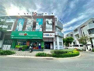 Cần bán gấp biệt thự song lập phố đông village. dt 9,5x20m, 3 tầng, giá đầu tư 19.2 tỷ