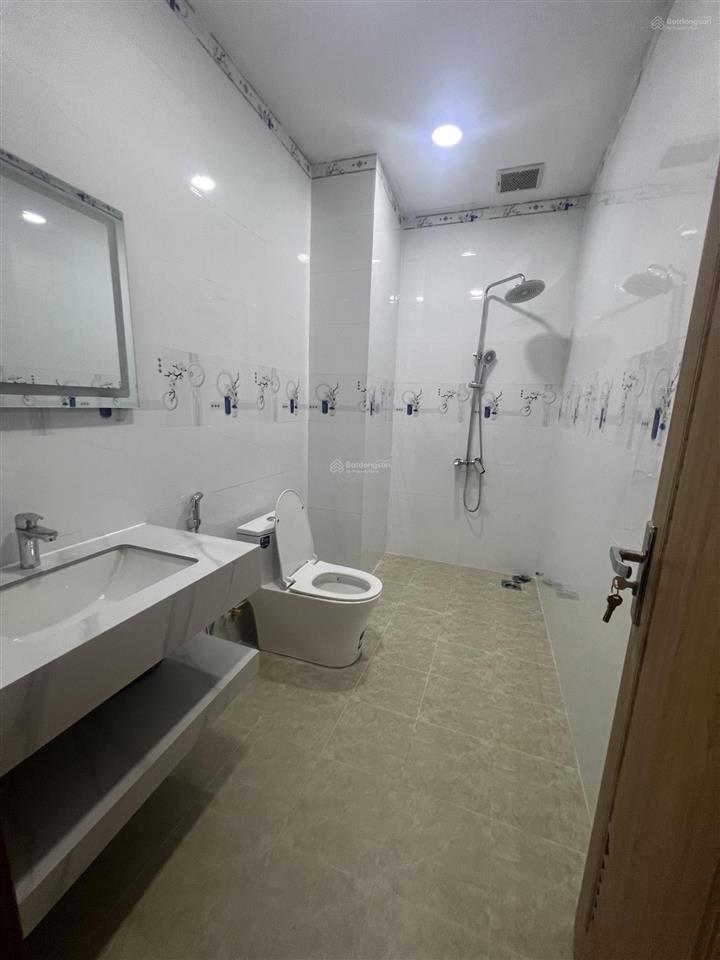 Cho thuê nhà phố mặt hoàng hoa thám kđt phúc đạt