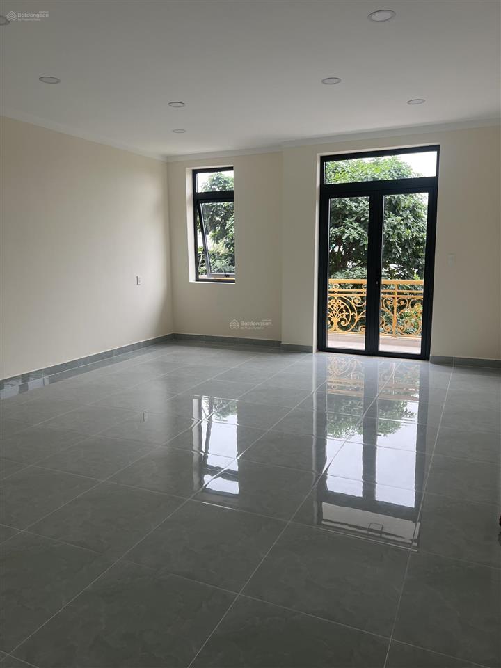 Cho thuê nhà phố mặt hoàng hoa thám kđt phúc đạt