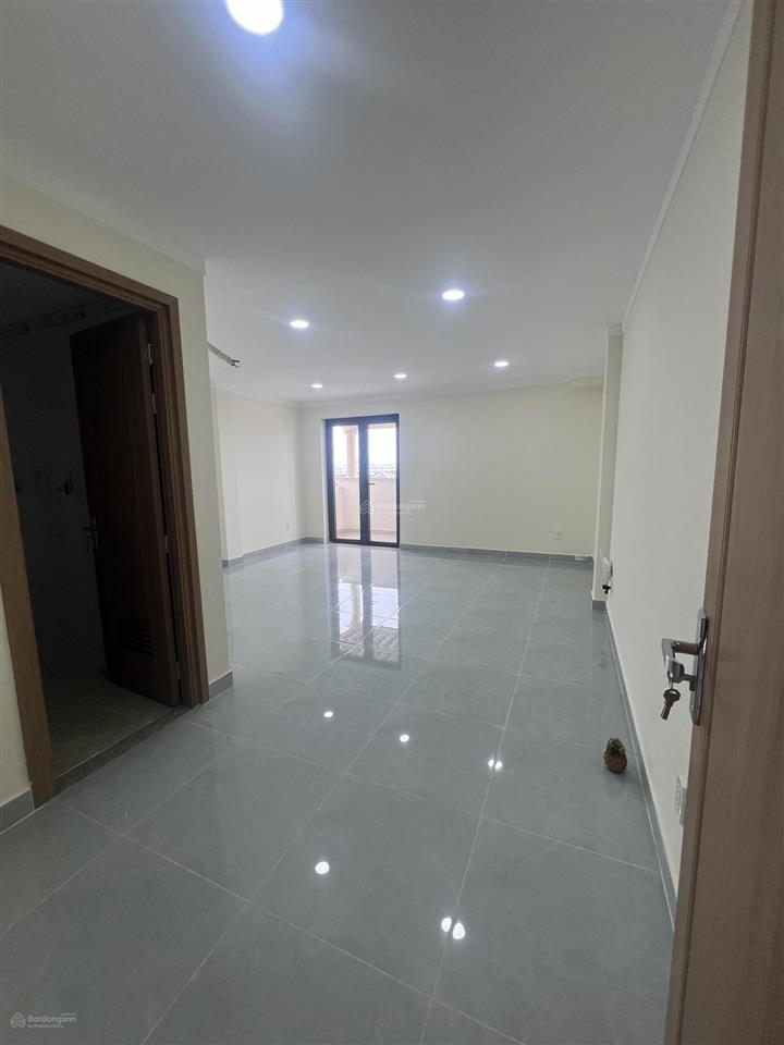 Cho thuê nhà phố mặt hoàng hoa thám kđt phúc đạt