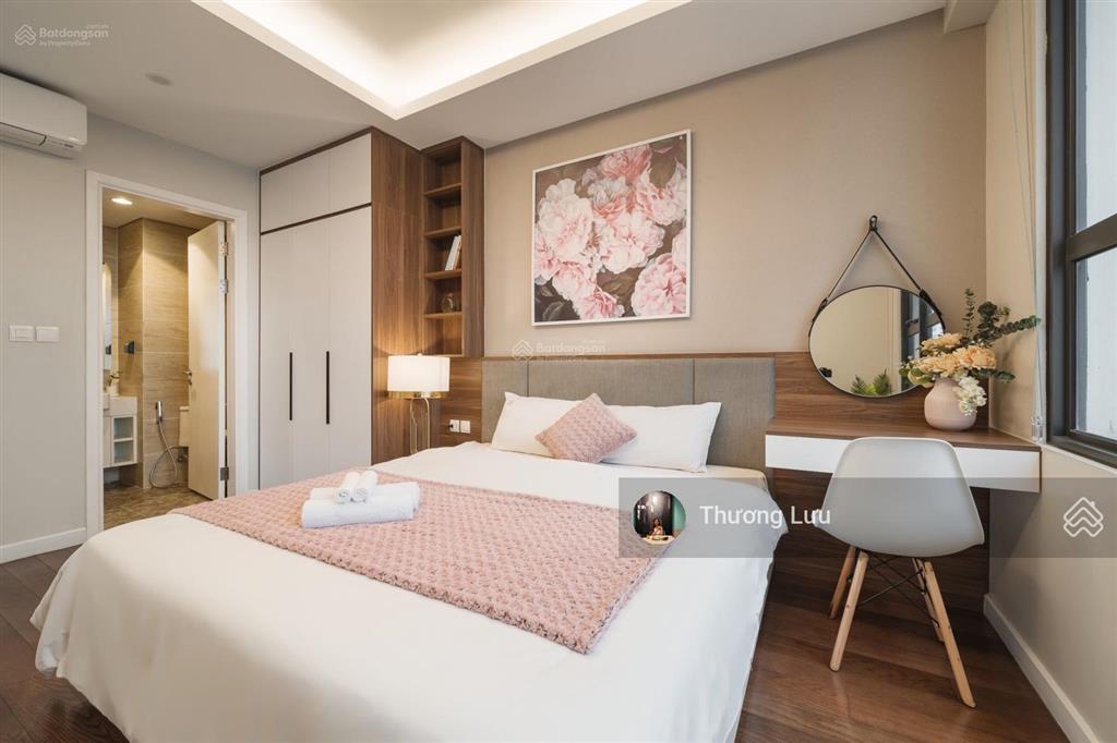 Bán căn 2pn, dt 73m2  view hồ tại vinhomes d'capitale, shld, full đồ, giá chỉ 9.x tỷ