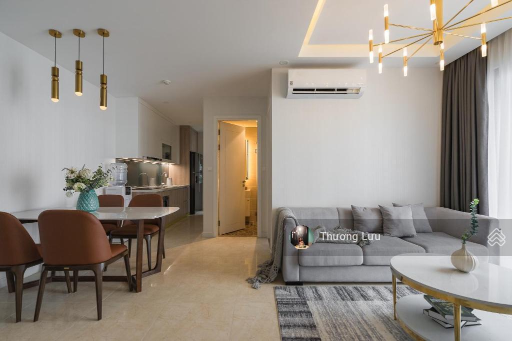 Chính chủ bán gấp 2 căn hộ vinhomes d'capitale  2pn và 3pn  view hồ