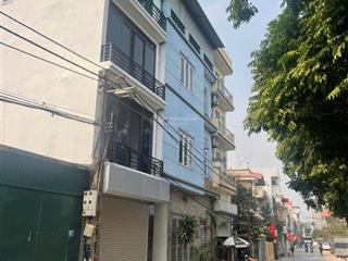 Nhà sẵn 4 tầng mặt kinh doanh tại tt trâu quỳ, gia lâm
