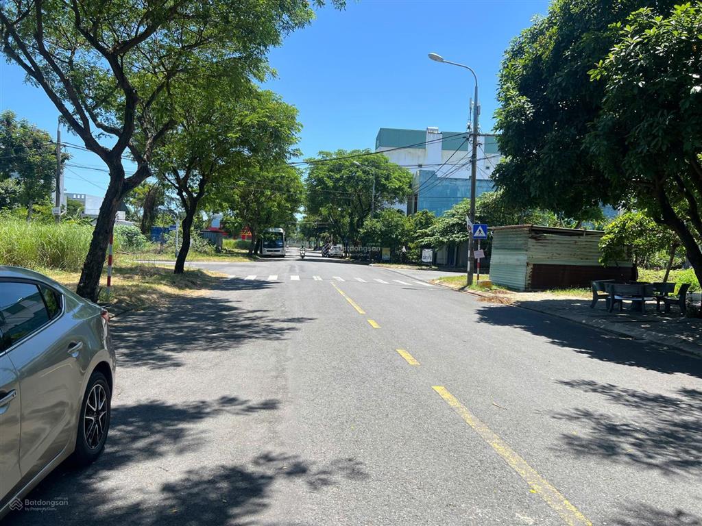 Bán lô đất đẹp đường 10m5 bùi quốc khái biển tân trà gần dự án của brg và mb land giá tốt 6,4 tỷ