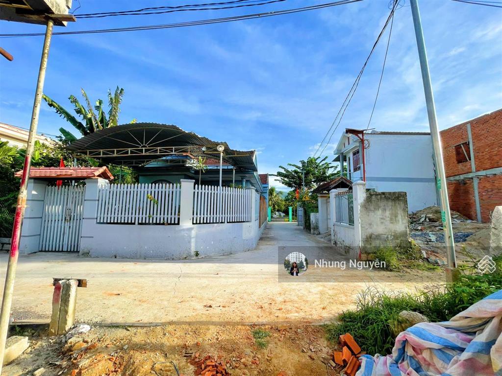 Sót 1 lô đất diên an cạnh chợ giá chỉ 1,550 tỷ