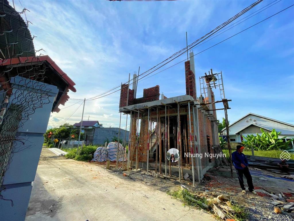 Sót 1 lô đất diên an cạnh chợ giá chỉ 1,550 tỷ