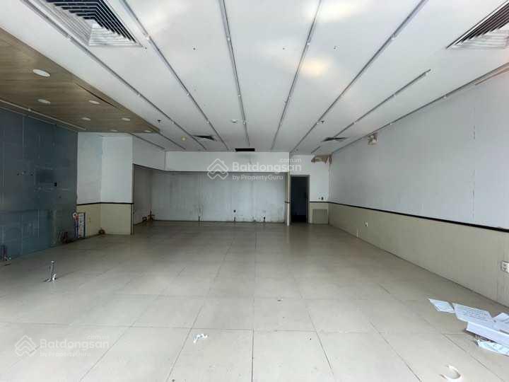 Bán căn kiot tầng 1 tòa flc phạm hùng 85m2 mặt tiền 8m giá 5,85 tỷ, kinh doanh mọi loại hình