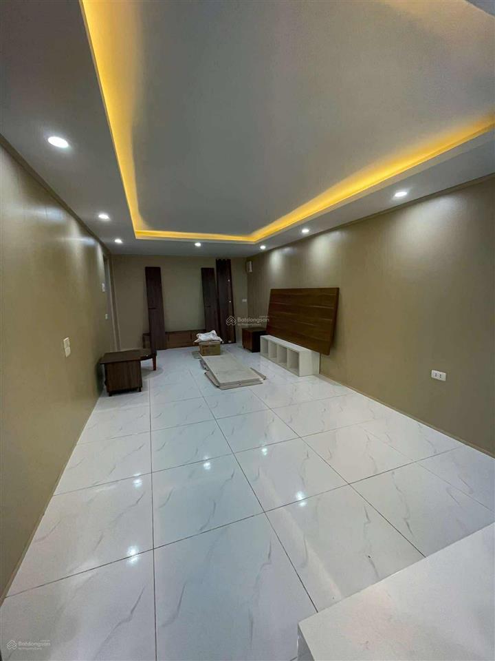 Bán căn hộ tập thể tầng 1 tân mai, gara 2 ô tô, làm cửa hàng, kinh doanh đỉnh 84m2 giá 5,25 tỷ