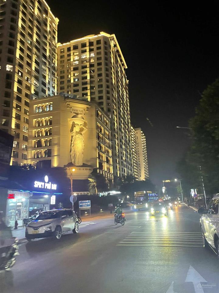 Bán tòa chdv 22 phòng studio diện tích 120m2 7 tầng 2 gara ô tô, xuân diệu tây hồ