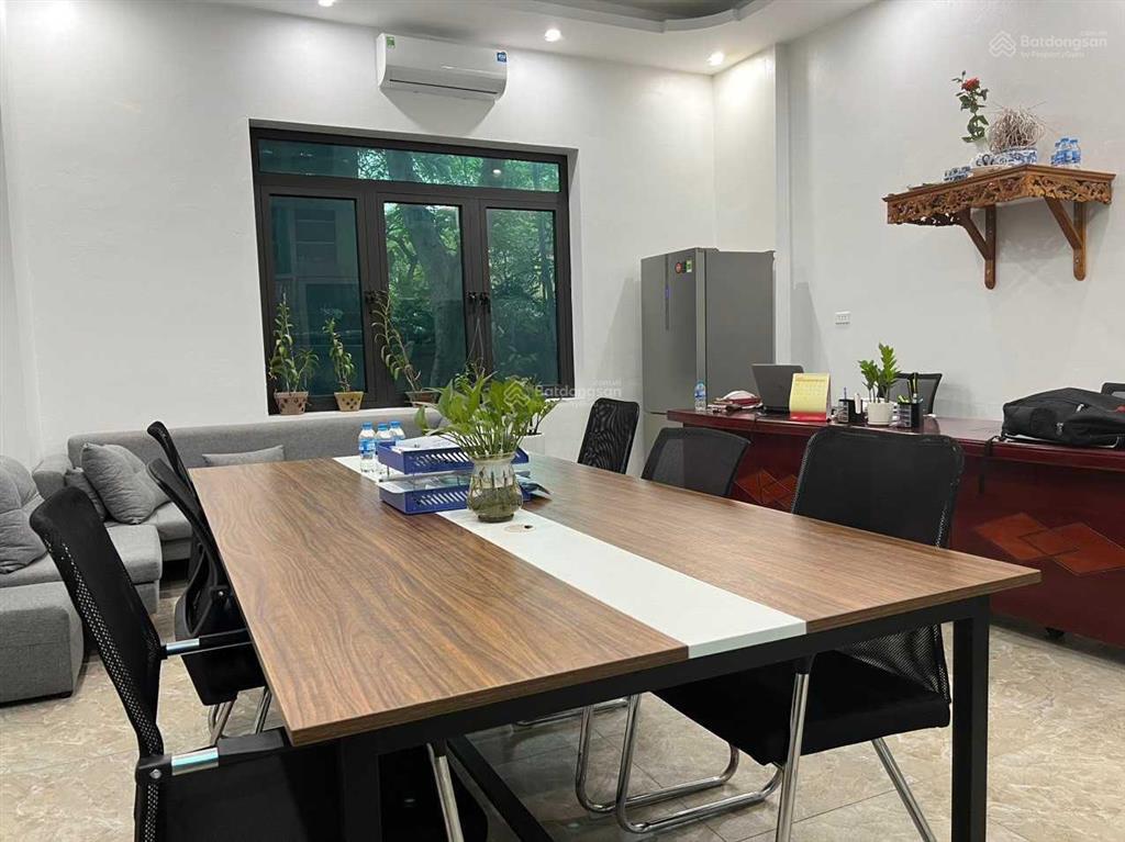 Cho thuê văn phòng, căn hộ dịch vụ rộng đẹp nhà lk2ct6 xa la hà đông đường rộng ô tô tránh 3,8tr