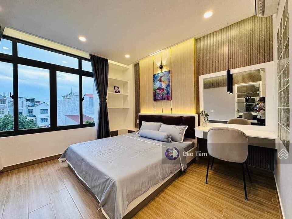 Bán chdv 8 phòng hxh nguyễn thị minh khai, q1 5,6x16m , 5 tầng cho thuê 65tr/th, chỉ 18,9 tỷ