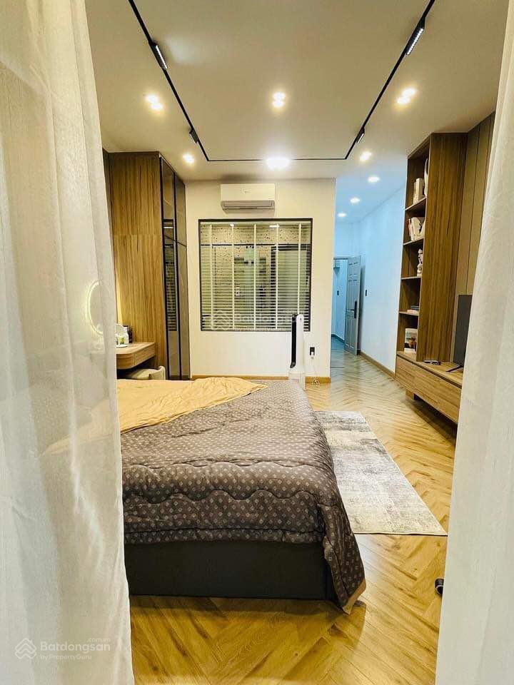 Vị trí siêu đẹp  hxh 6m nam kỳ khởi nghĩa, q3  4x18m sẵn 5 tầng (tặng nt), chỉ 18 tỷ 0925 049 ***