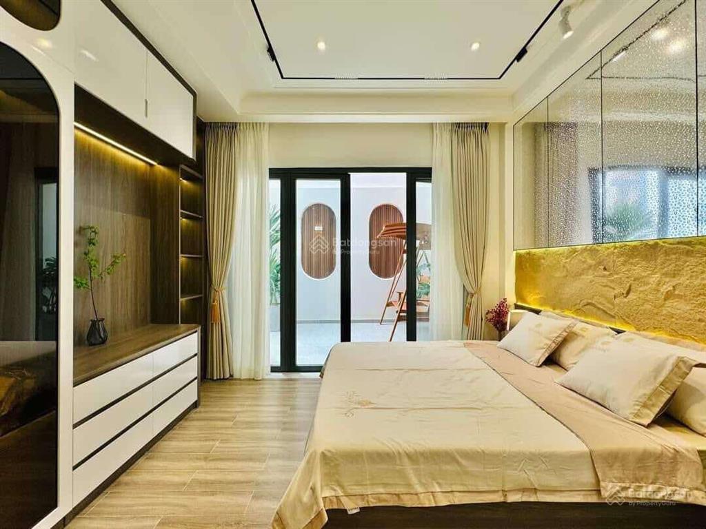 Vị trí siêu đẹp  hxh 6m nam kỳ khởi nghĩa, q3  4x18m sẵn 5 tầng (tặng nt), chỉ 18 tỷ 0925 049 ***