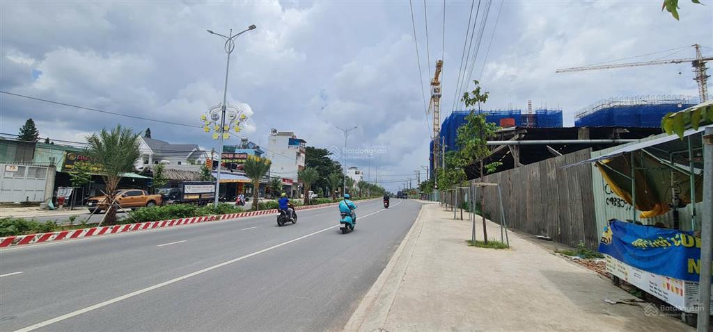 Bán nhà phố bcons city mặt tiền đường thống nhất. dt 67,5m2. giá 11 tỷ. đã hoàn thiện full nội thất