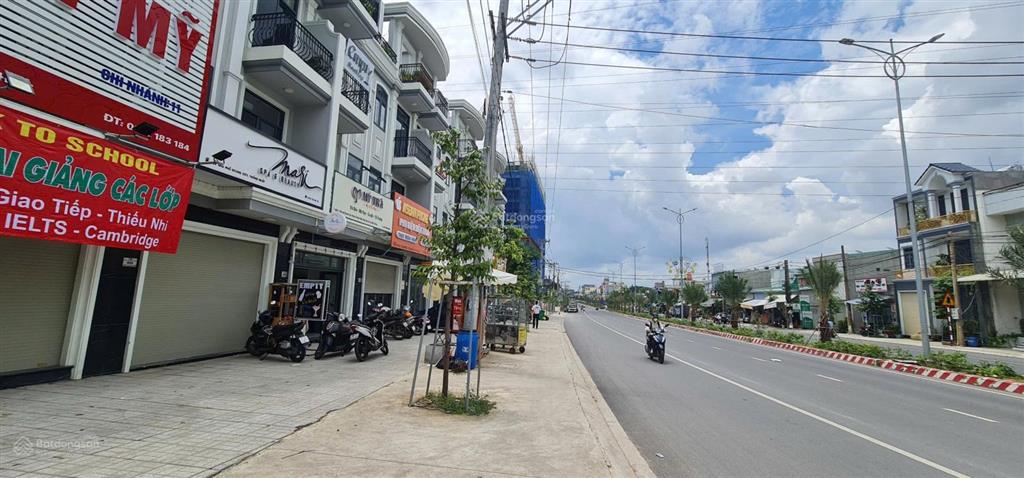 Bán nhà phố bcons city mặt tiền đường thống nhất. dt 67,5m2. giá 11 tỷ. đã hoàn thiện full nội thất