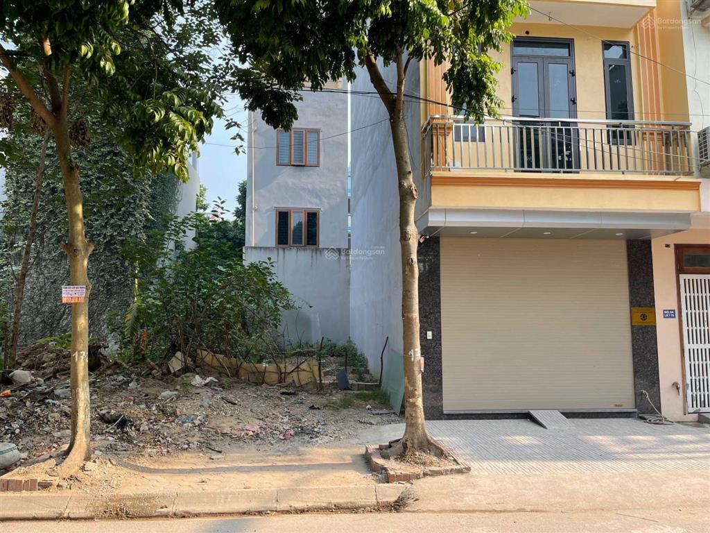 Chính chủ bán lô đất dịch vụ lại yên số 23 có dt 62,5m², sổ đỏ, giá rẻ vị trí đẹp đắc địa