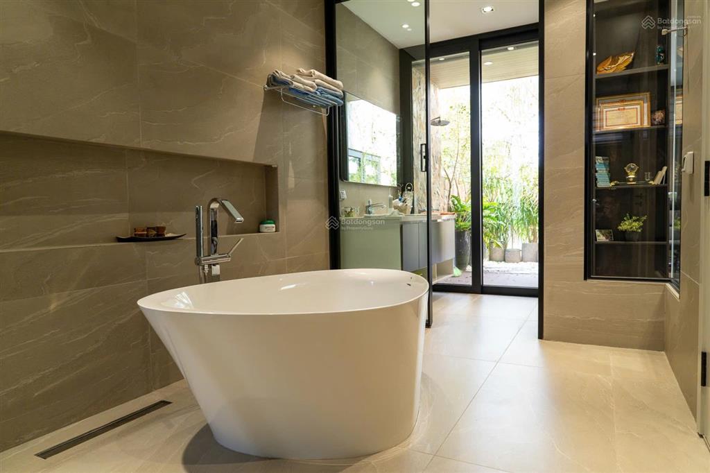 Cần bán gấp căn biệt thự đảo 450m2 đã hoàn thiện nội thất xịn tại biệt thự đảo ecopark