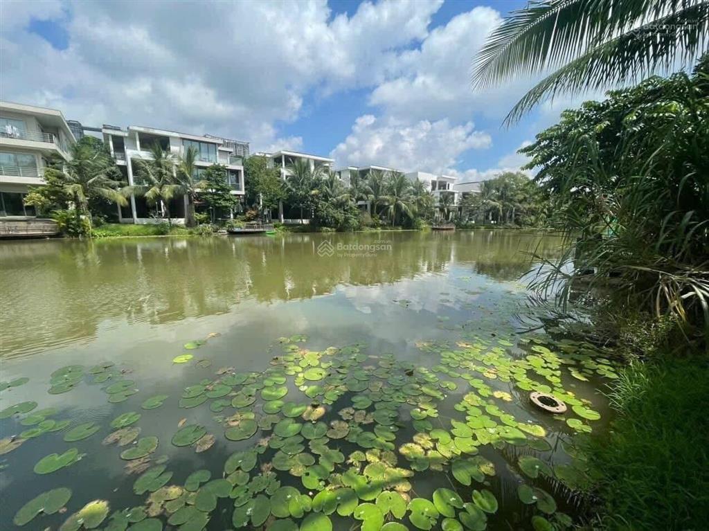 Cần bán gấp biệt thự đảo 300m2 ecopark lấy tiền làm ăn,  giá tốt
