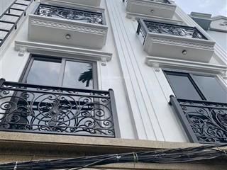 Bán ccmn cuối phố trịnh văn bô ngõ thông ô tô đậu cửa 22 phòng, dòng tiền 100tr. gía 19,5 tỷ