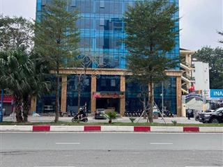 Toà nhà văn phòng mặt phố hoàng quốc việt 4 mặt thoáng 8 tầng 500m2. giá 265 tỷ