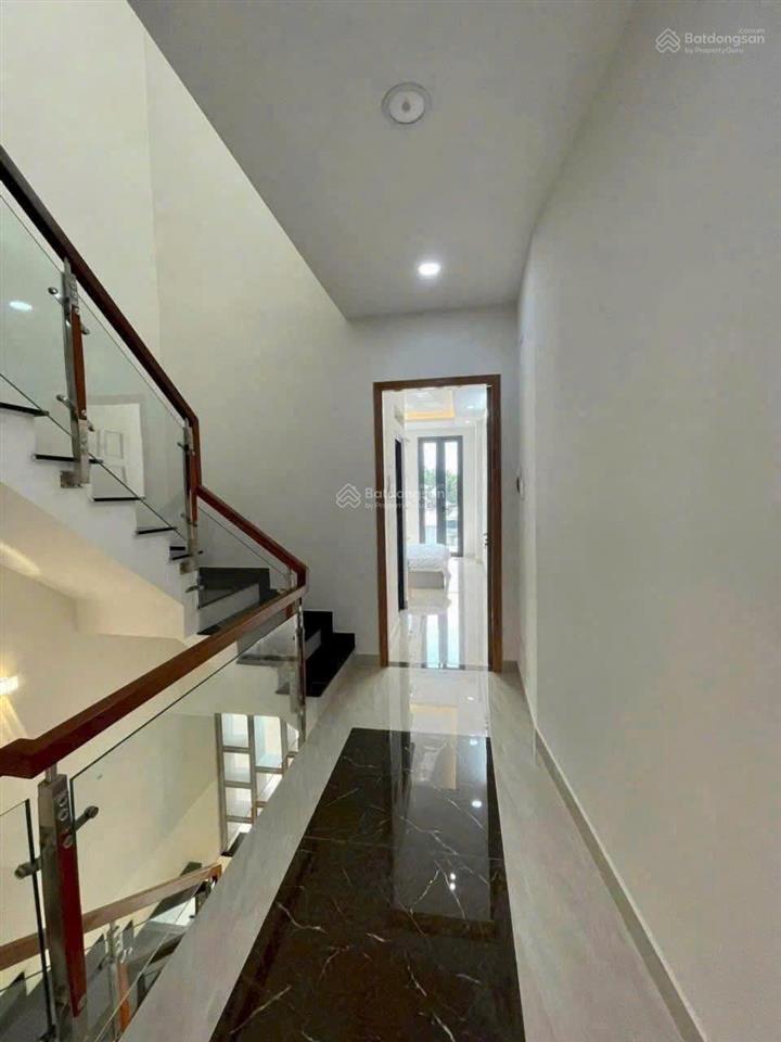 Nhà mới full nội thất 60m2 1l 2lầu st 3pn 5wc đường số 27 p6 gv