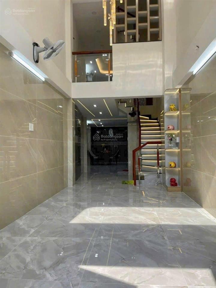 Nhà mới full nội thất 60m2 1l 2lầu st 3pn 5wc đường số 27 p6 gv