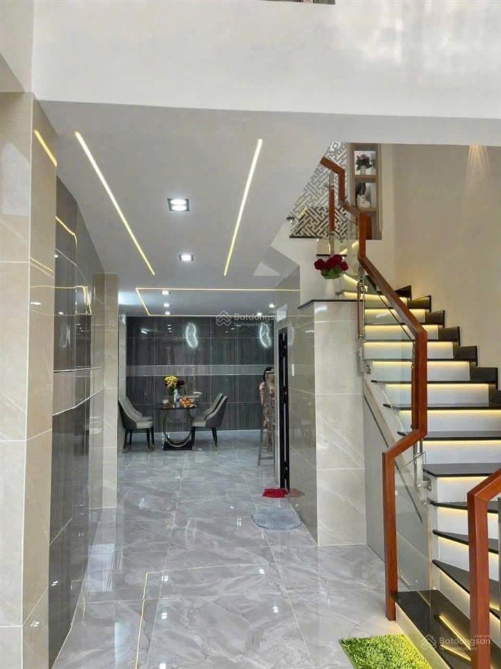 Nhà mới full nội thất 60m2 1l 2lầu st 3pn 5wc đường số 27 p6 gv