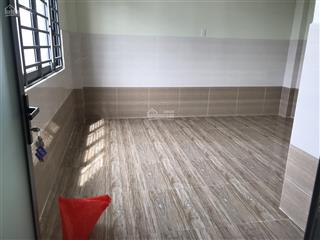 Phòng cho thuê cao cấp mới 100%, dtsd 30m2, thang máy, máy lạnh, mnn, đường tên lửa, aeon mall