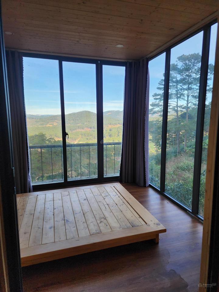 Bán nhà gỗ 100m2 kế rừng thông khu hầm hỏa xa, view thành phố đà lạt, điện tích đất 2000m2