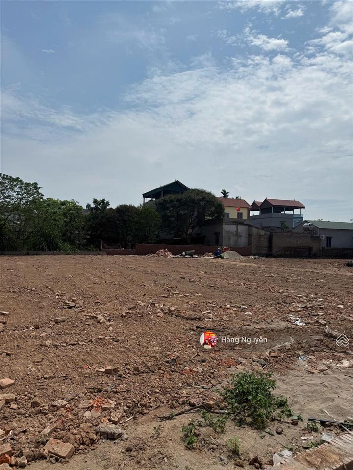 Nằm cạnh kđt hồng hạc  song liễu  thuận thành. 76m2 full thổ, đường 4m. tiềm năng tốt