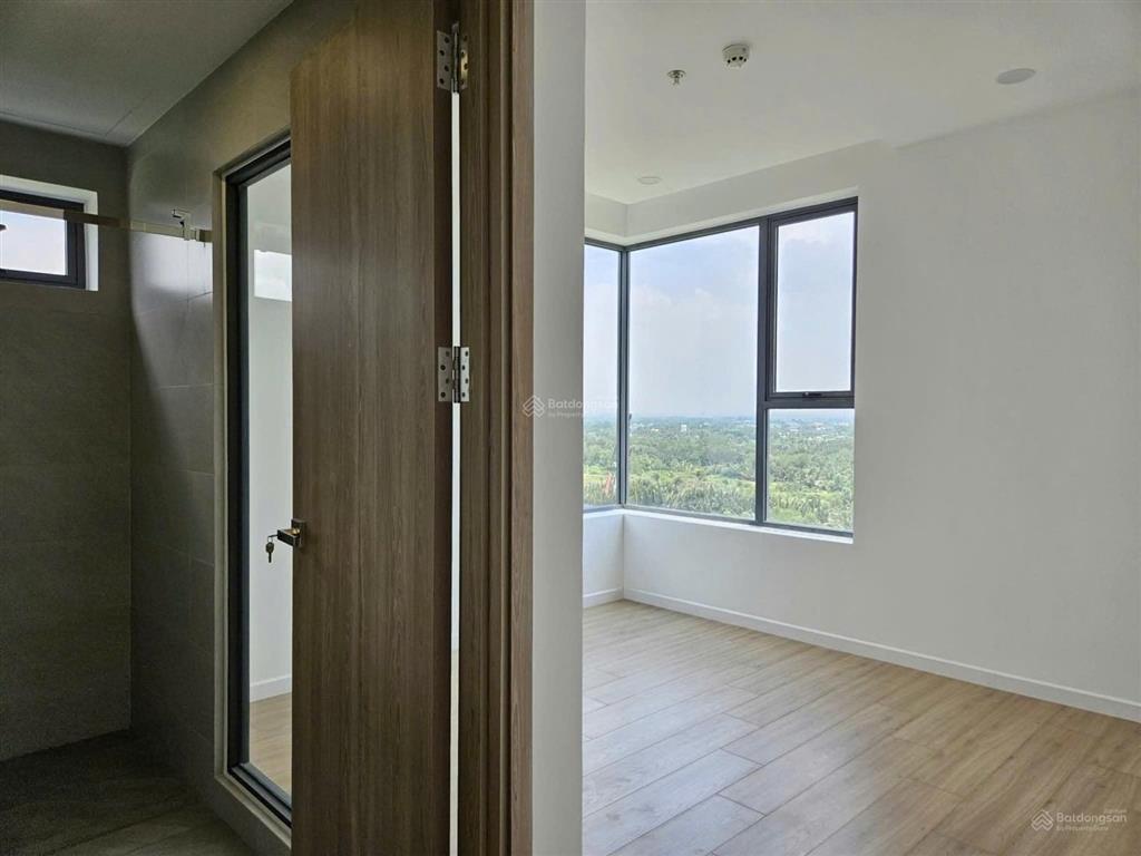 Chính chủ bán căn góc 3pn  3wc 100m2 mt eastmark, giá 4tỷ7. sổ hồng sẵn. hỗ trợ vay ngân hàng