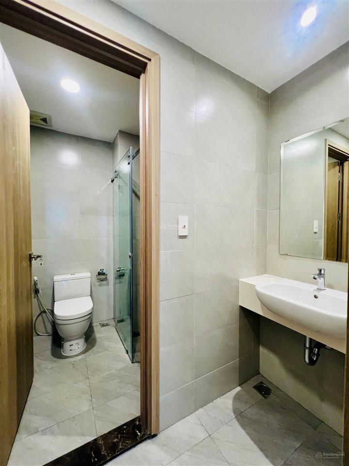 Chính chủ bán căn góc 3pn  3wc 100m2 mt eastmark, giá 4tỷ7. sổ hồng sẵn. hỗ trợ vay ngân hàng