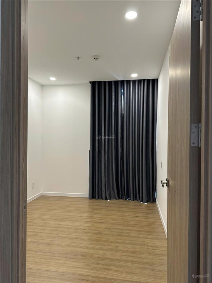 Chính chủ bán căn góc 3pn  3wc 100m2 mt eastmark, giá 4tỷ7. sổ hồng sẵn. hỗ trợ vay ngân hàng