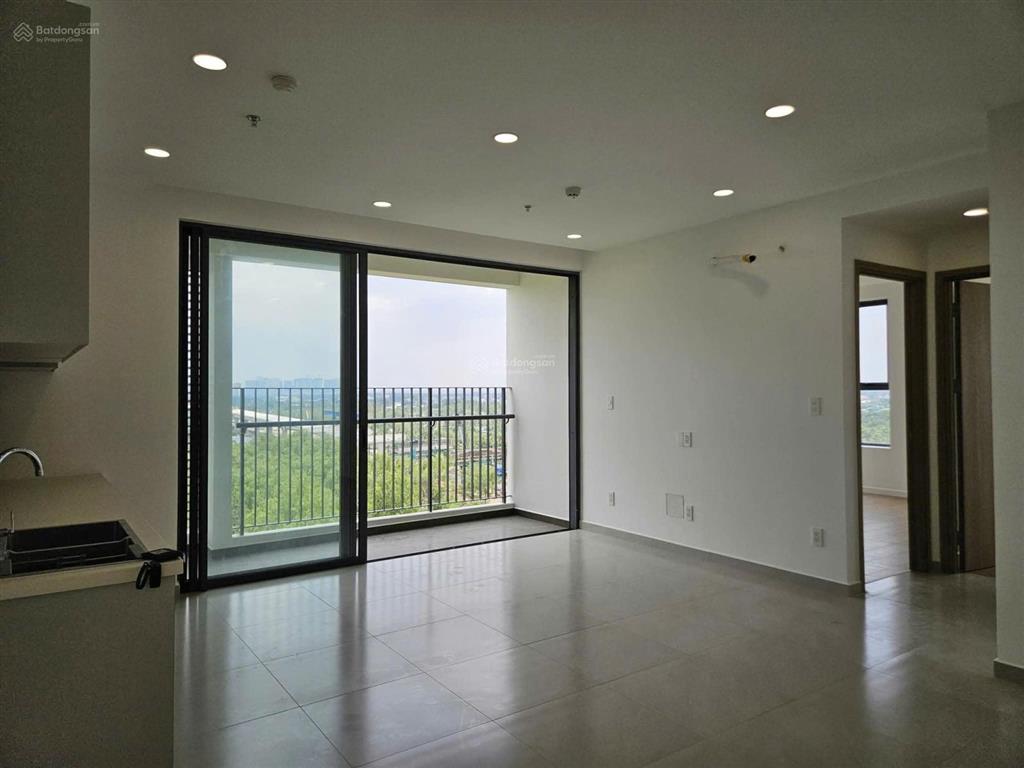 Chính chủ bán căn góc 3pn  3wc 100m2 mt eastmark, giá 4tỷ7. sổ hồng sẵn. hỗ trợ vay ngân hàng