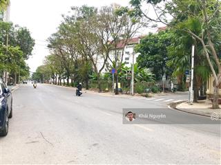 Hàng giảm giá sâu! góc 2 mặt tiền nguyễn văn hưởng  thảo điền. (12x20m)  xây 5 tầng  giá 35 tỷ