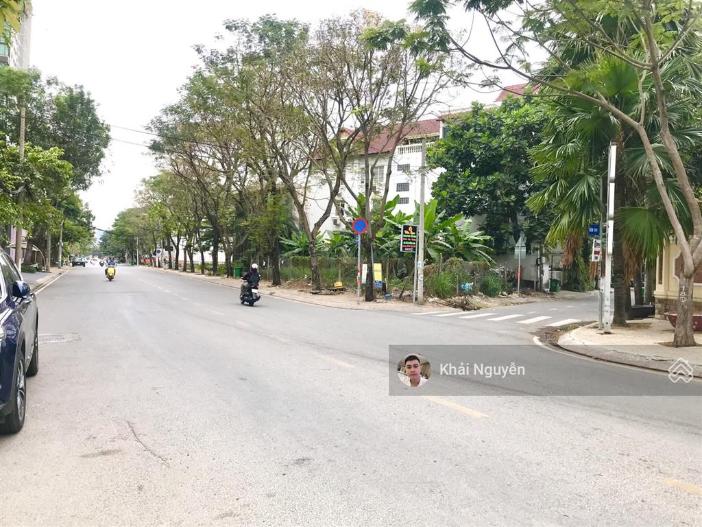 Hàng giảm giá sâu! góc 2 mặt tiền nguyễn văn hưởng  thảo điền. (12x20m)  xây 5 tầng  giá 35 tỷ