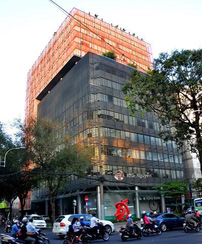 Chuyển nhượng nhà hàng góc 2mt quận phú nhuận. (38x24m) hđt 350 triệu/tháng. giá 98 tỷ