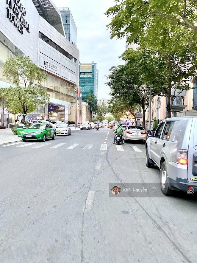 Chuyển nhượng nhà hàng góc 2mt quận phú nhuận. (38x24m) hđt 350 triệu/tháng. giá 98 tỷ