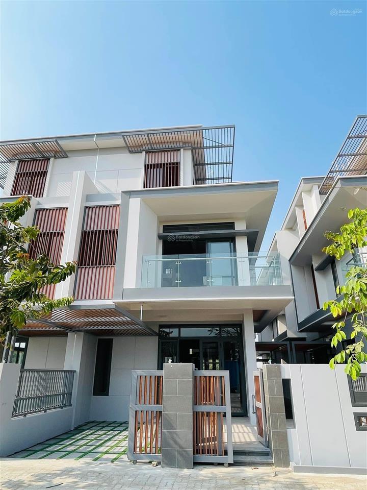 Đông tăng long cần bán nhà 5*20 7,8 tỷ  8*20m 11 tỷ  10*20m 16tỷ  320m2 19,5 tỷ  20*20m 30 tỷ