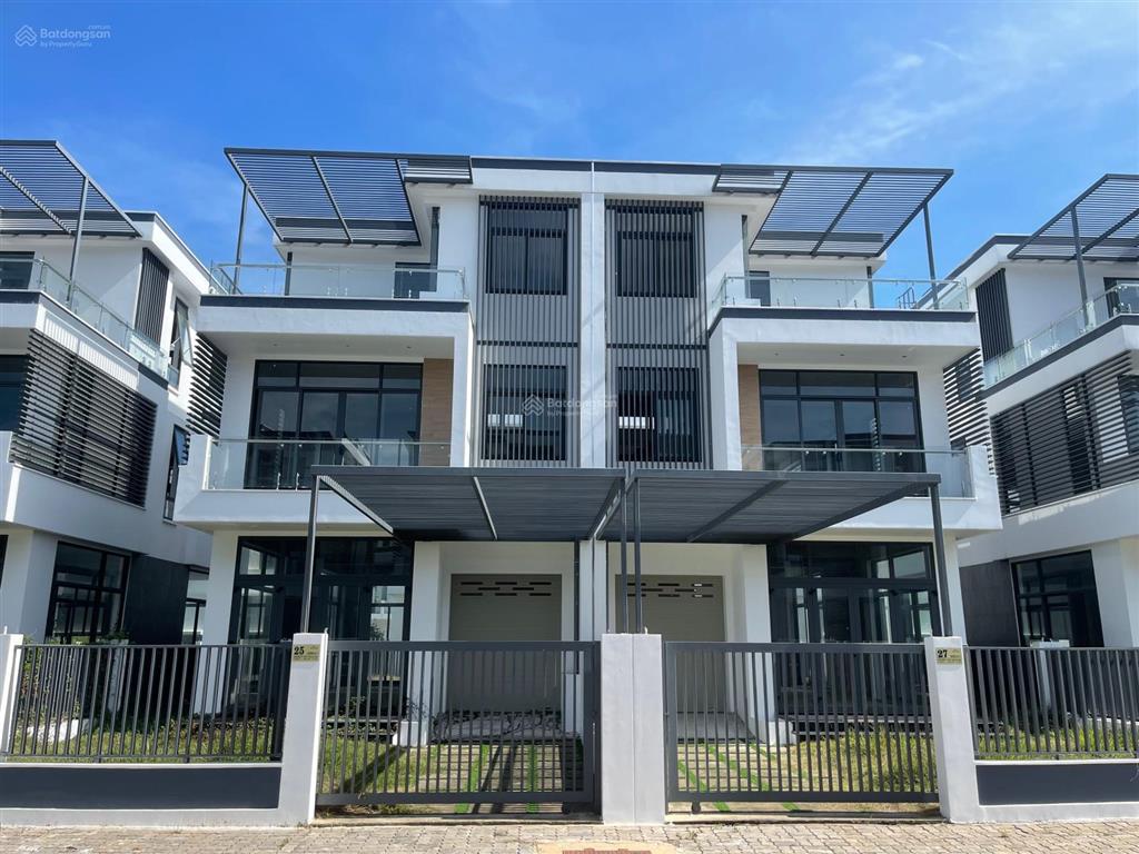 Đông tăng long cần bán nhà 5*20 7,8 tỷ  8*20m 11 tỷ  10*20m 16tỷ  320m2 19,5 tỷ  20*20m 30 tỷ